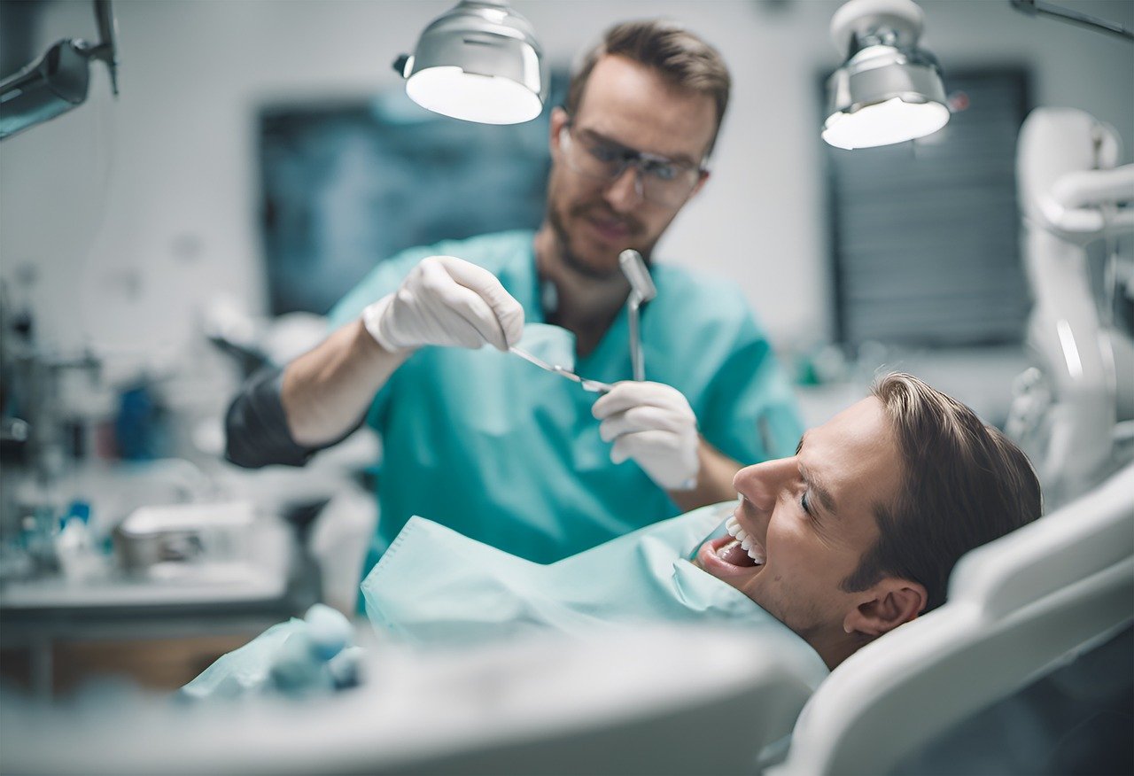 Read more about the article How to choose dentist in Delhi